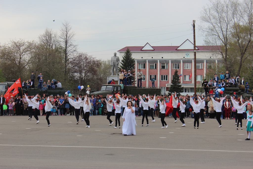 "Слава мир отстоявшим!" - 9 мая на центральной площади с.Топчиха состоялся театрализованный митинг
