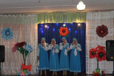 Выездной концерт в село Песчаное: от всей души поём для вас!